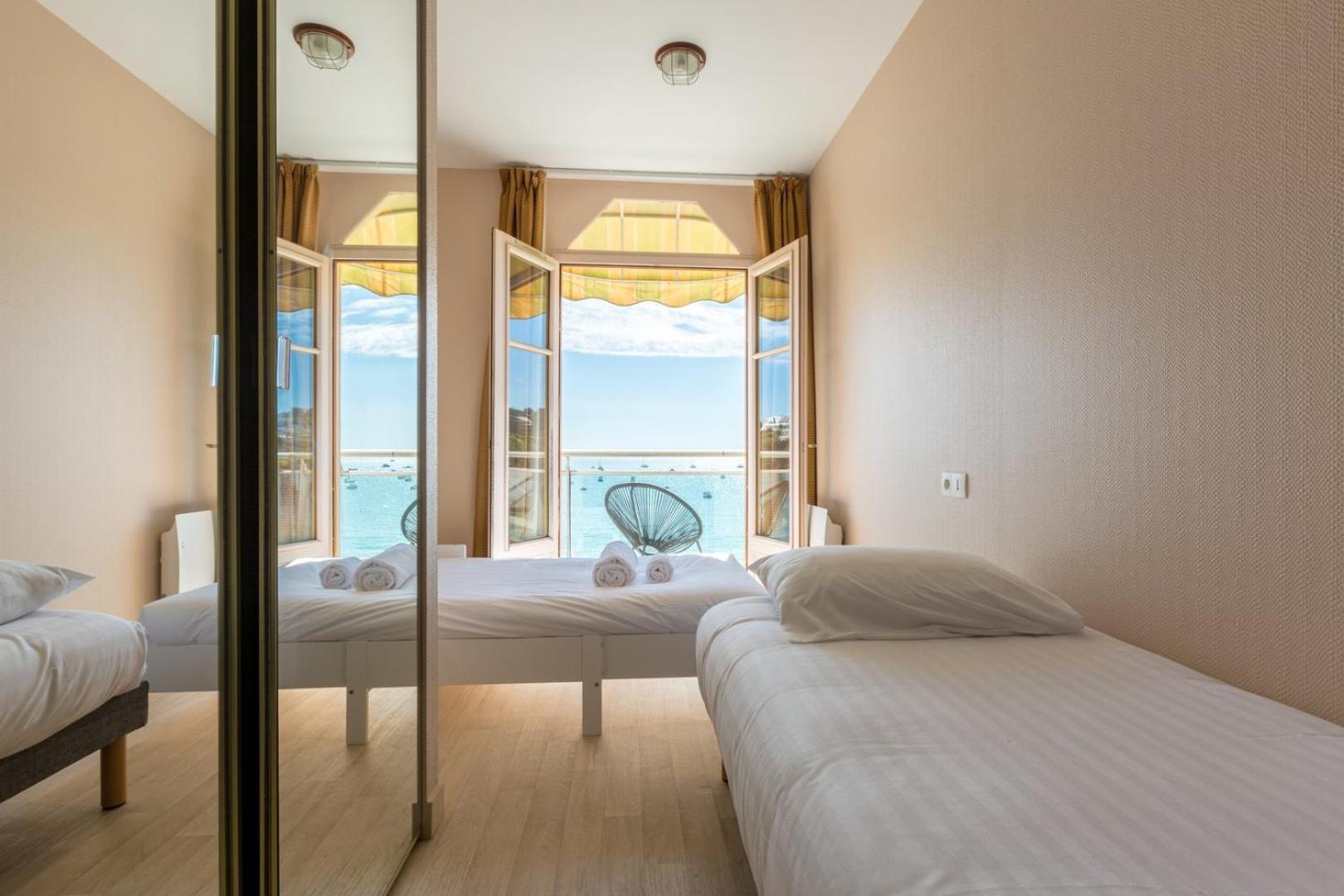 Les Pieds Dans L'Eau - Bel Appartement - Vue Mer Κανκάλ Εξωτερικό φωτογραφία
