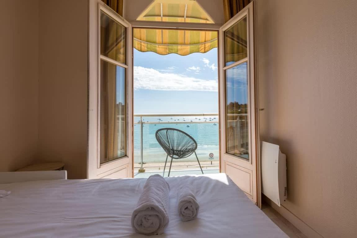 Les Pieds Dans L'Eau - Bel Appartement - Vue Mer Κανκάλ Εξωτερικό φωτογραφία