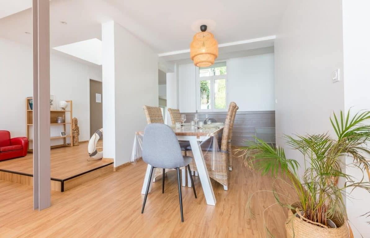 Les Pieds Dans L'Eau - Bel Appartement - Vue Mer Κανκάλ Εξωτερικό φωτογραφία
