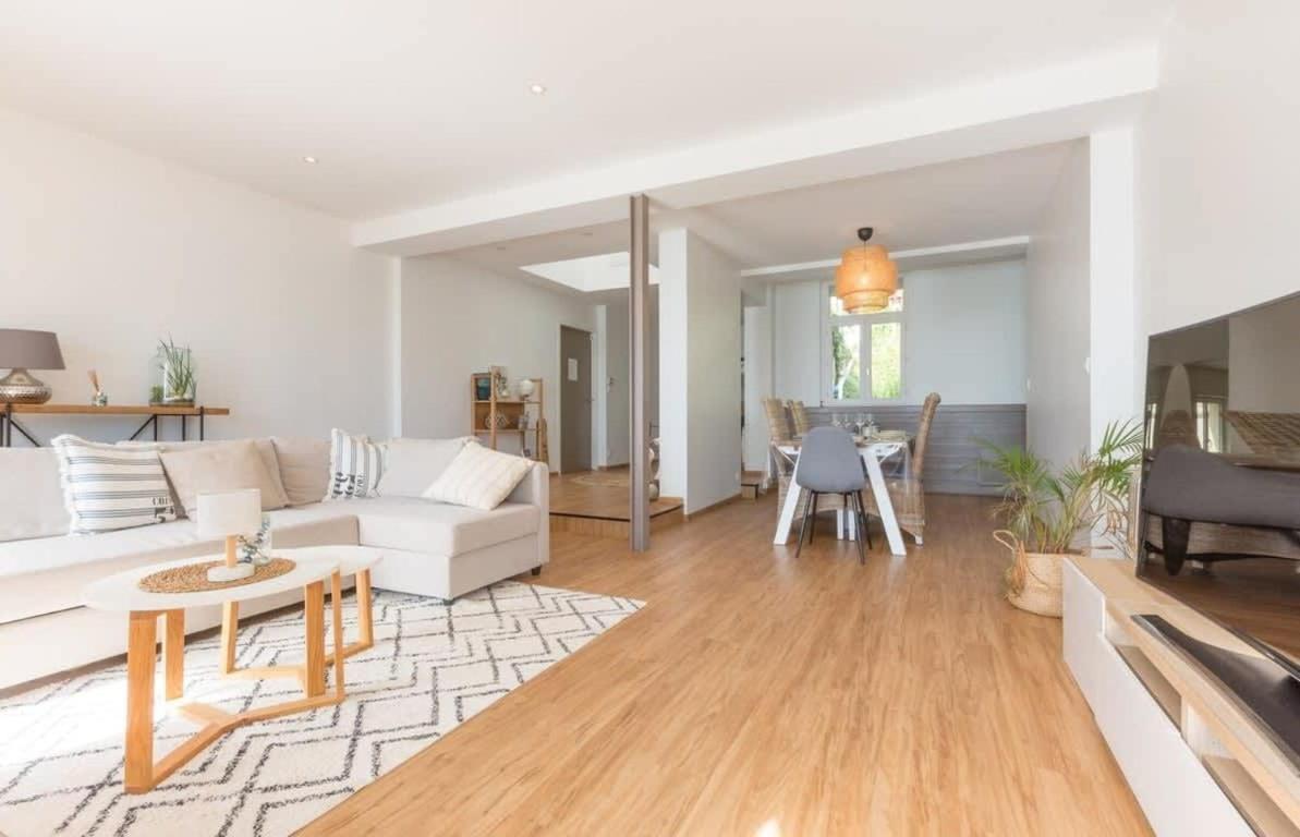 Les Pieds Dans L'Eau - Bel Appartement - Vue Mer Κανκάλ Εξωτερικό φωτογραφία
